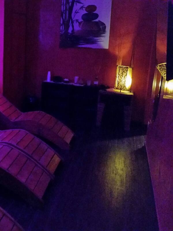 Hot tub, steam room, Turkish bath/hammam, body treatments, aromatherapy