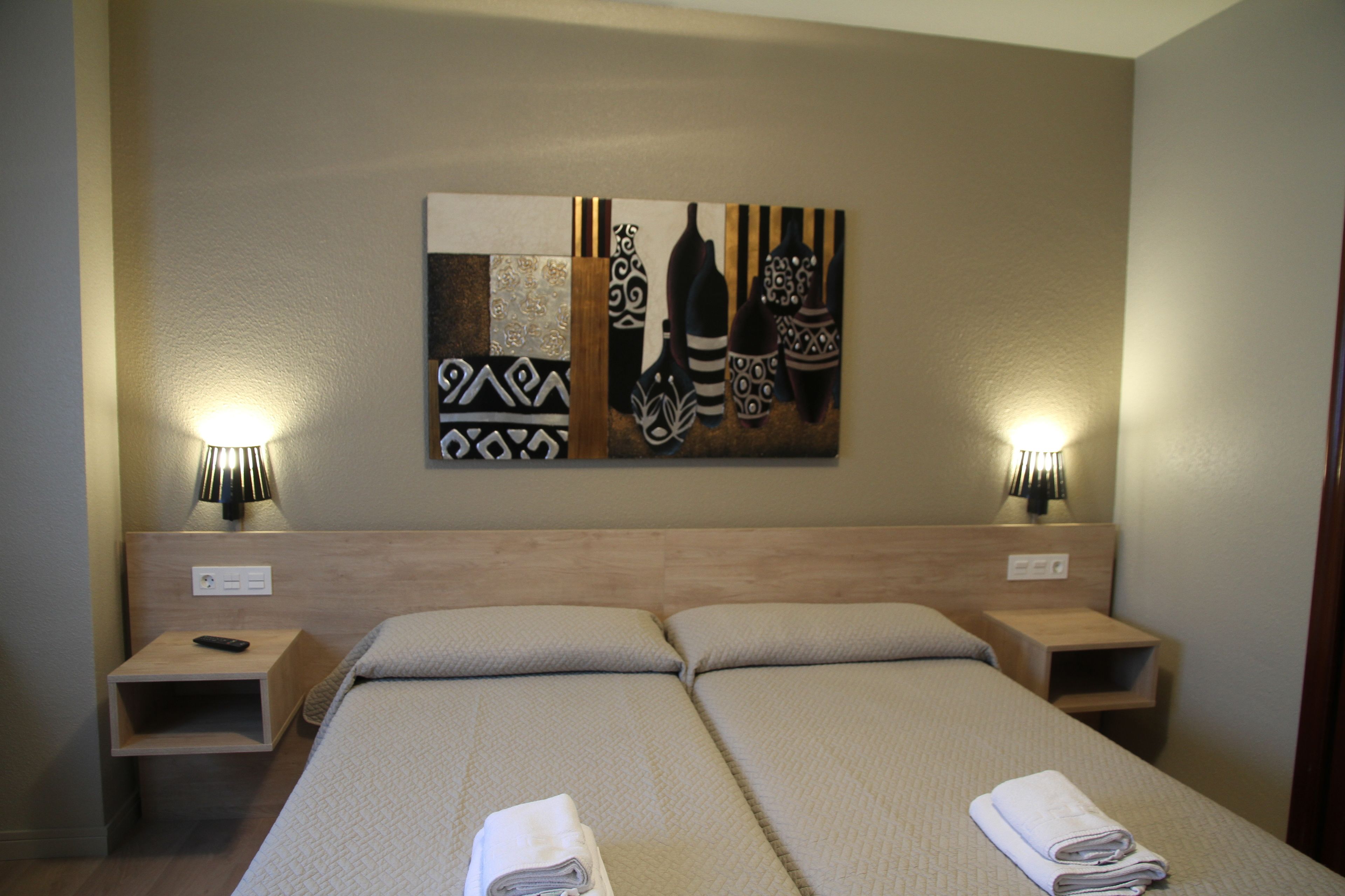 Habitación Económica Doble o Twin con Baño privado | Ropa de cama de alta calidad y sistema de insonorización