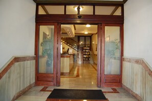 Property entrance - Hotel Marina Victoria (Algeciras)
