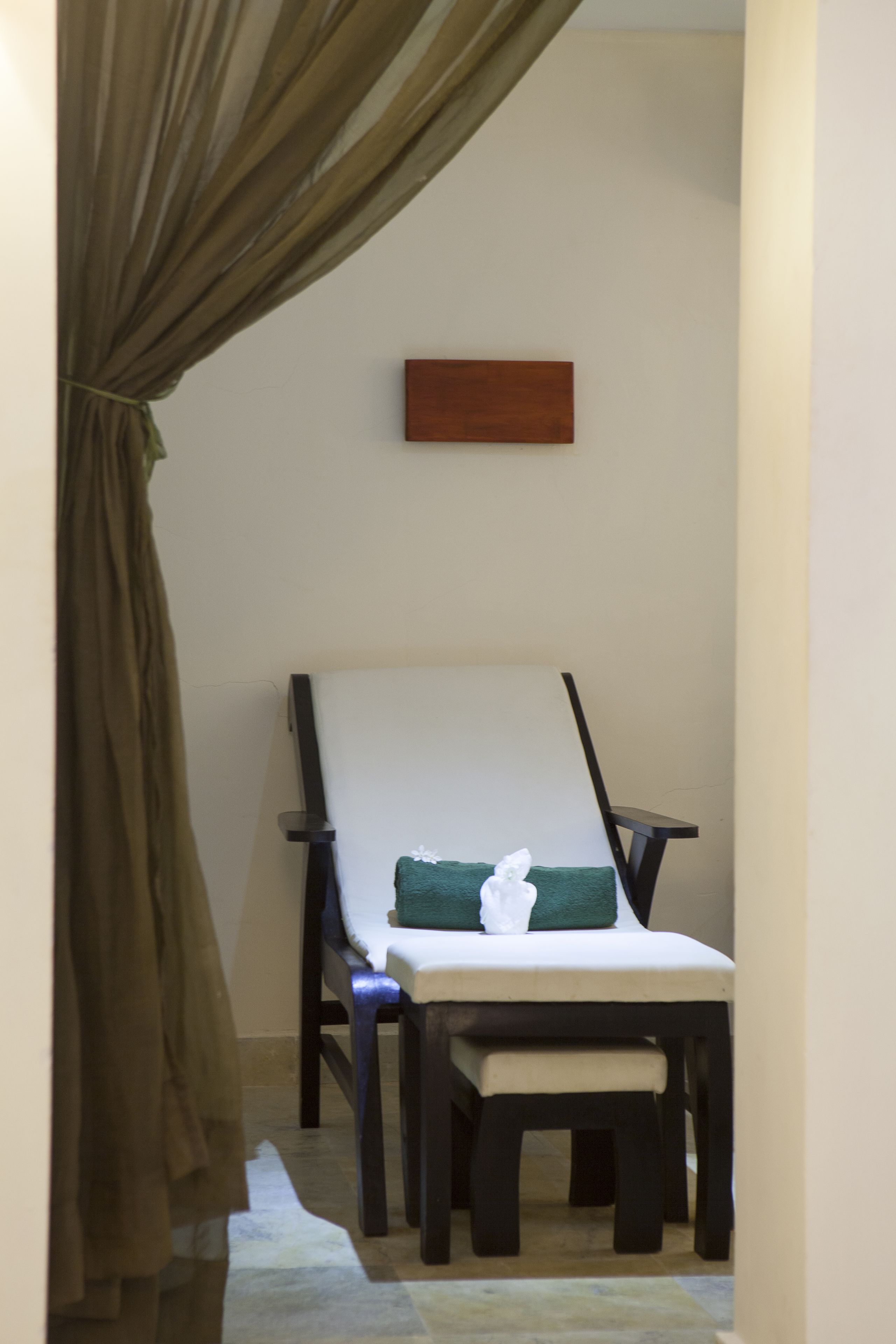 body treatments, body wraps, body scrubs, facials