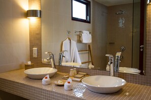 Double or Twin Room, Pool View | Bathroom - Blue Ocean Resort (Phan Thiet)