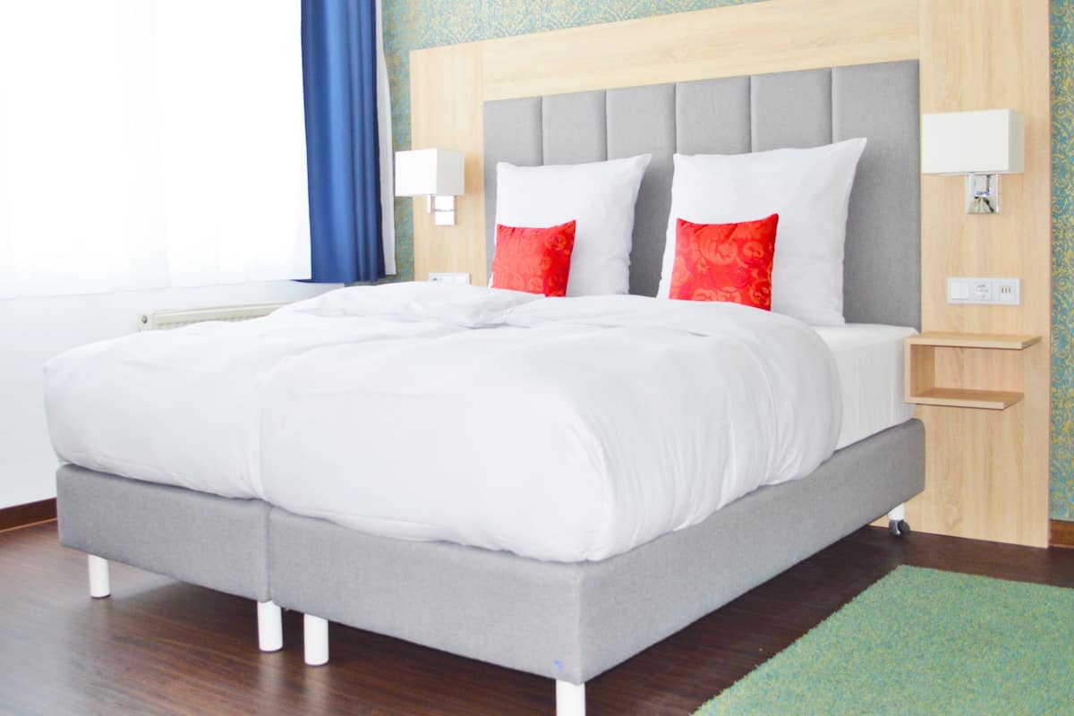Standard Double Room | Hypo-allergenic bedding, desk, blackout curtains, cots/infant beds