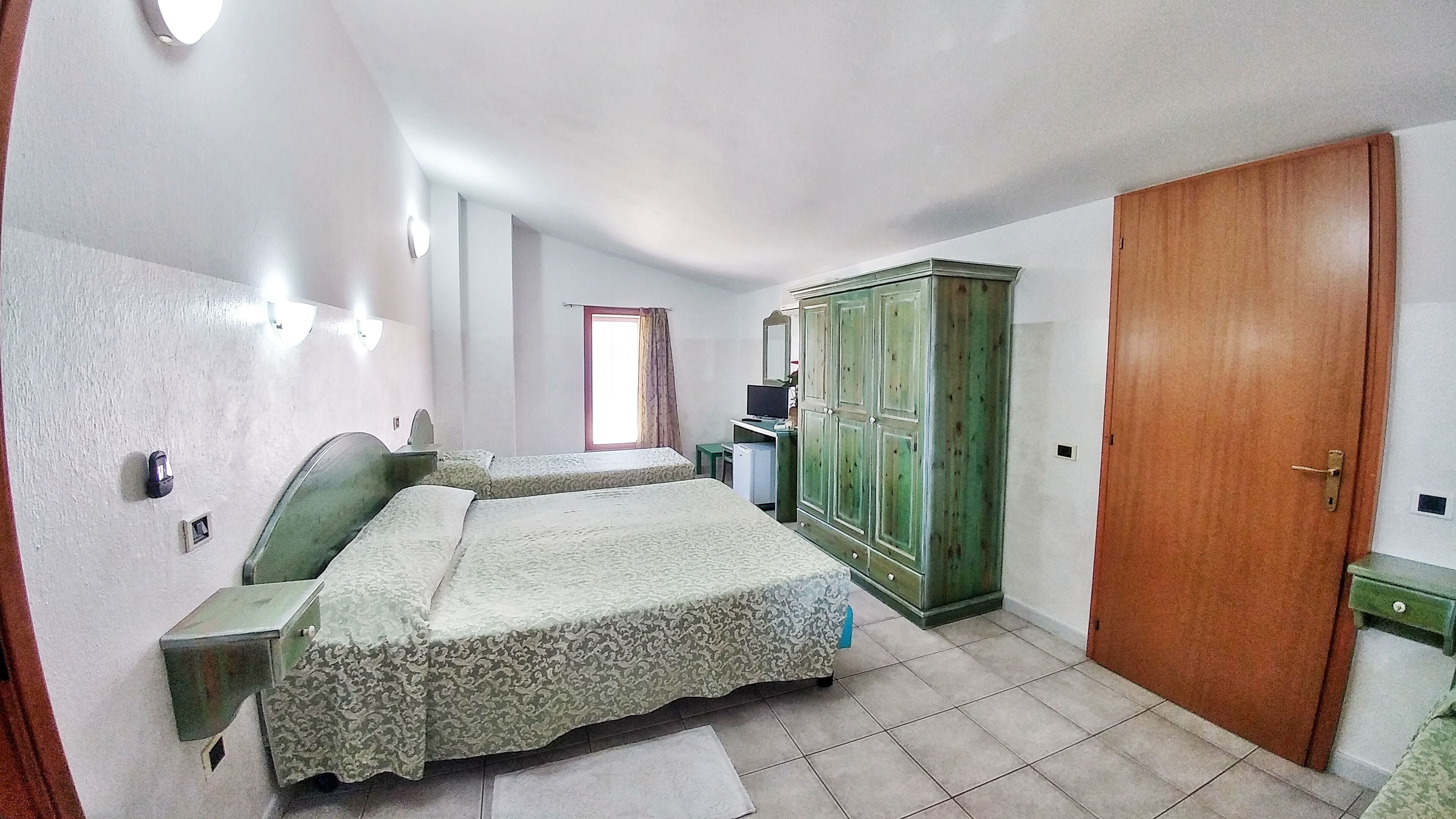 deluxe quadruple room | 1 bedroom, desk, soundproofing, free wifi