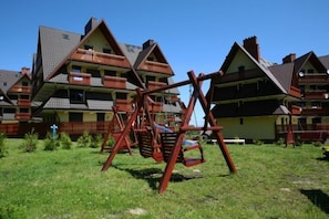 المنطقة المحيطة بالمنشأة