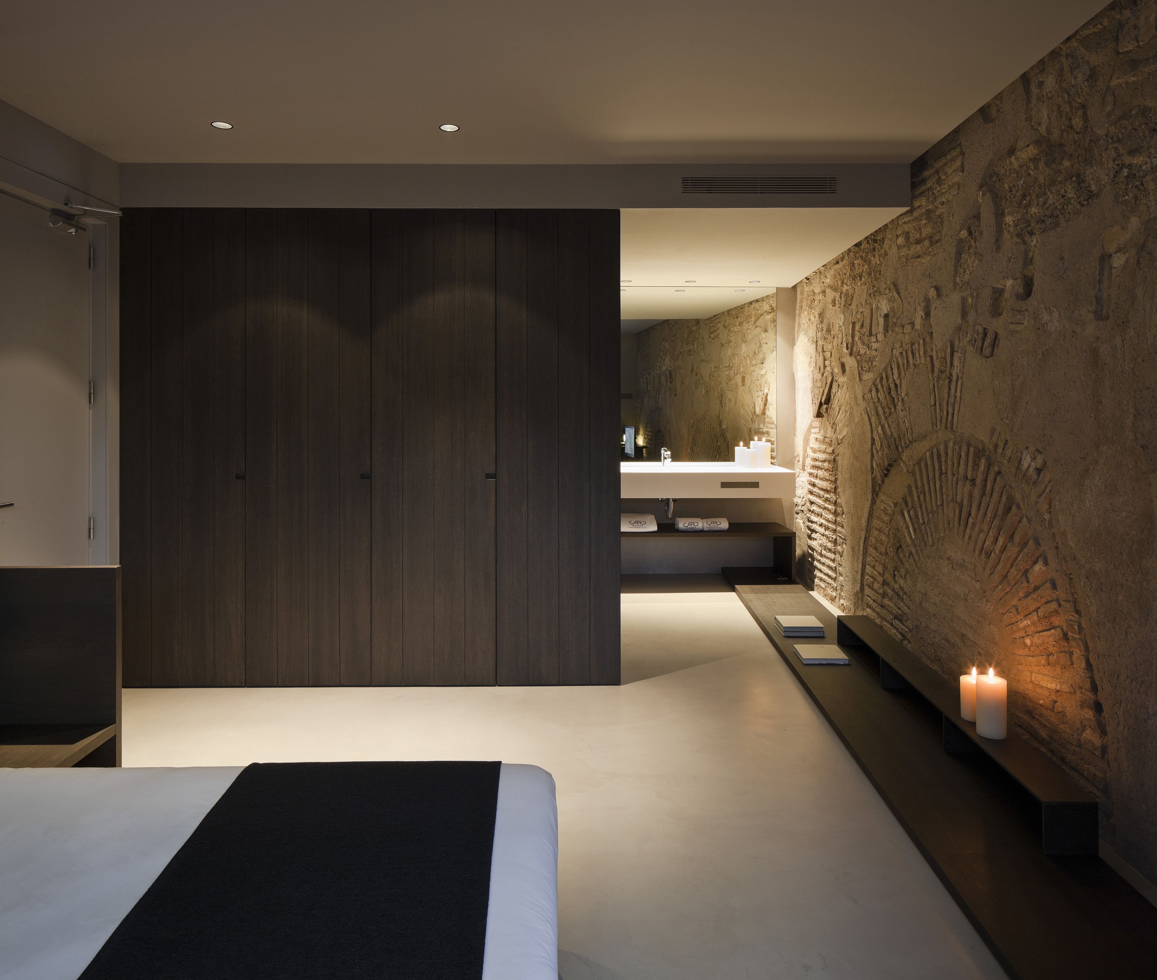 Premium bedding, down duvets, free minibar, in-room safe