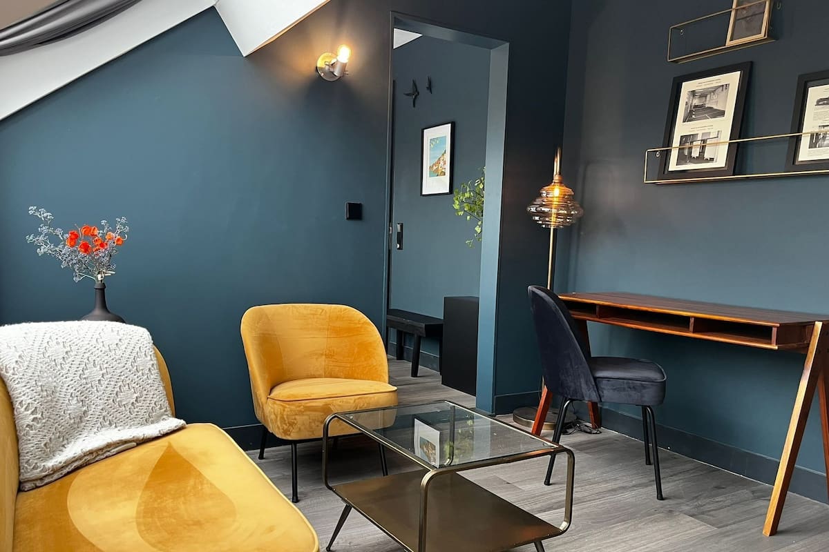 Habitación doble, 1 cama doble | Escritorio, tabla de planchar con plancha, wifi gratis