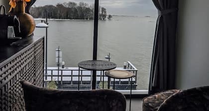 Hotel Oostereiland - Gevangenis Hotel