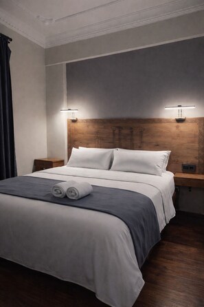 Chambre Double Standard, vue ville | Literie de qualité supérieure, fer et planche à repasser, Wi-Fi gratuit