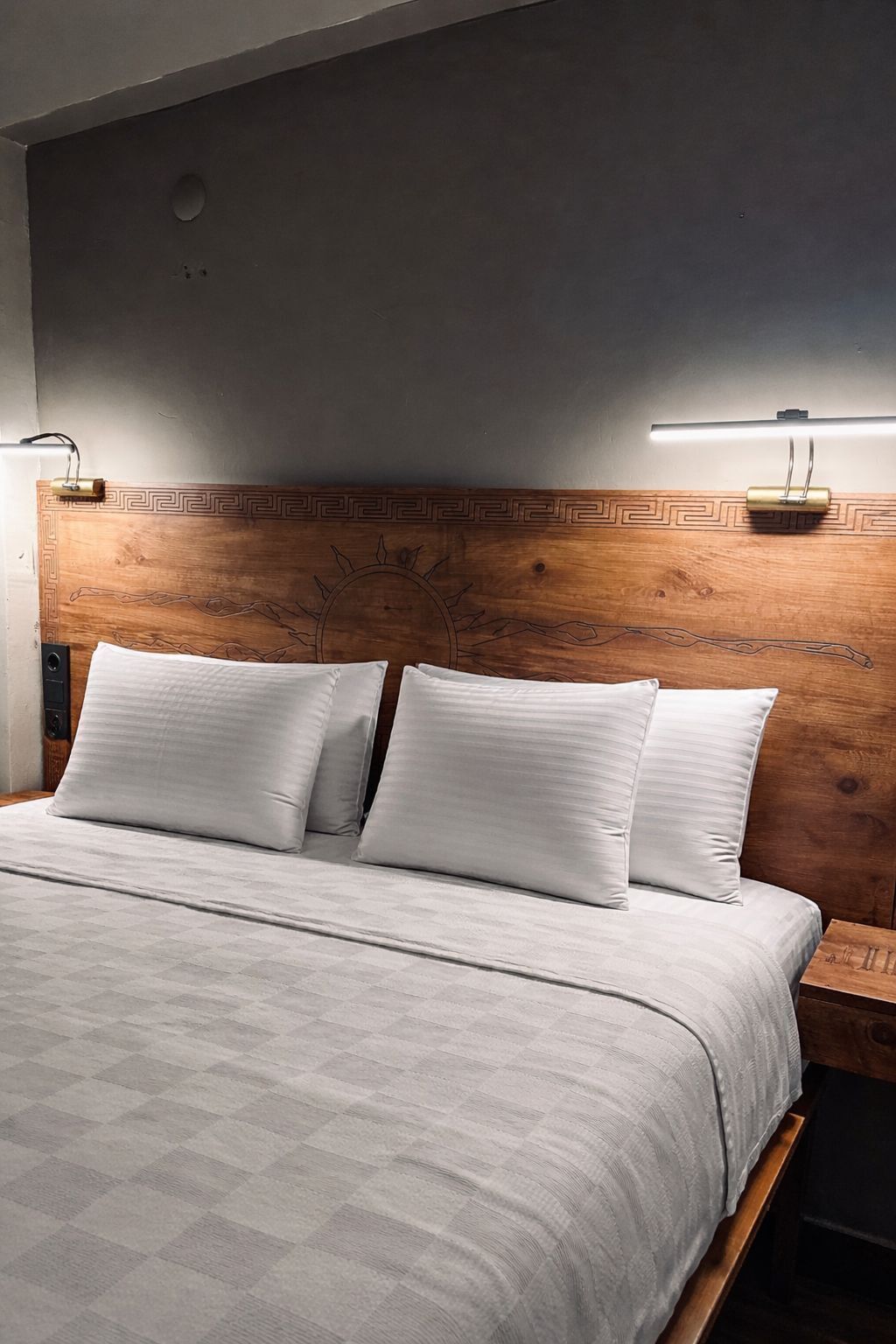 Ropa de cama de alta calidad y tabla de planchar con plancha 