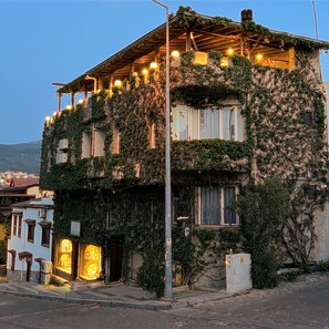 Front of property - Hotel Bella (Selçuk)
