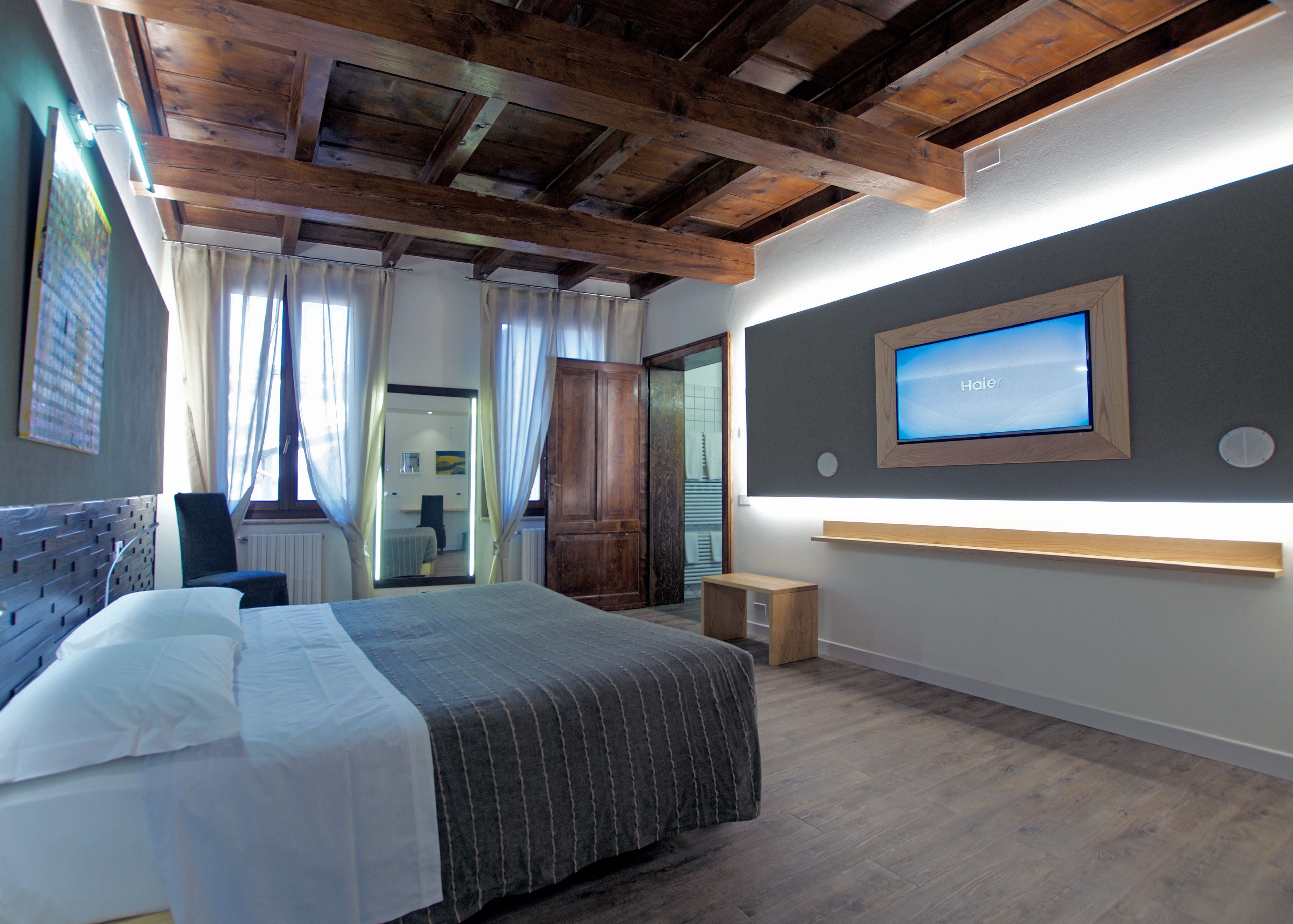 Superior Apartment | Hypo-allergenic bedding, memory-foam beds, minibar, in-room safe