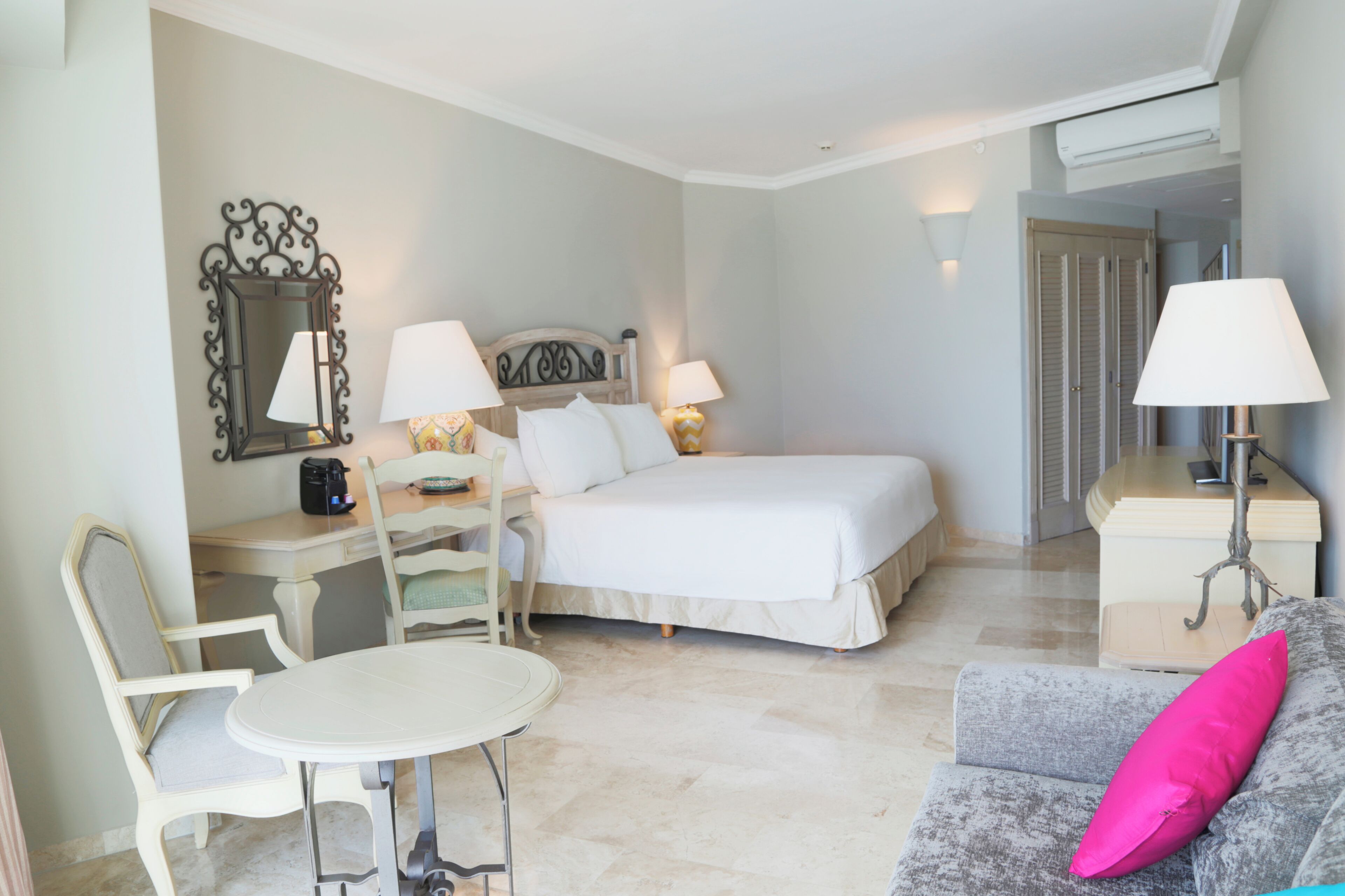 Balcony Deluxe Room | Pillowtop beds, free minibar, in-room safe, desk