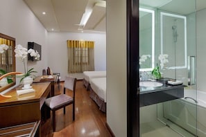 Minibar, in-room safe, desk, bed sheets