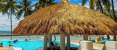 3 outdoor pools, free pool cabanas, pool umbrellas