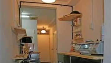 Fridge, microwave