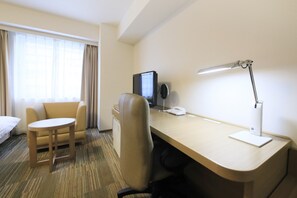 Premium bedding, down duvets, pillow-top beds, desk