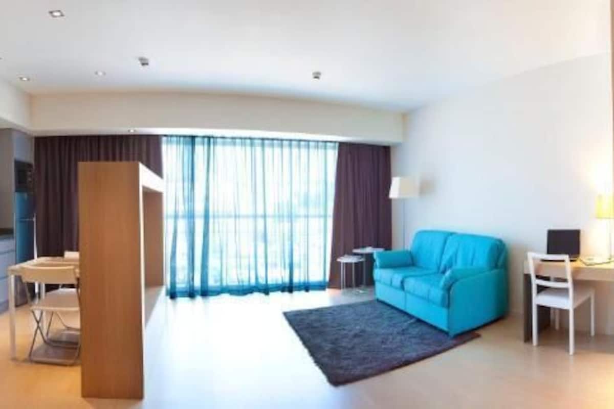 In-room safe, desk, laptop workspace, soundproofing