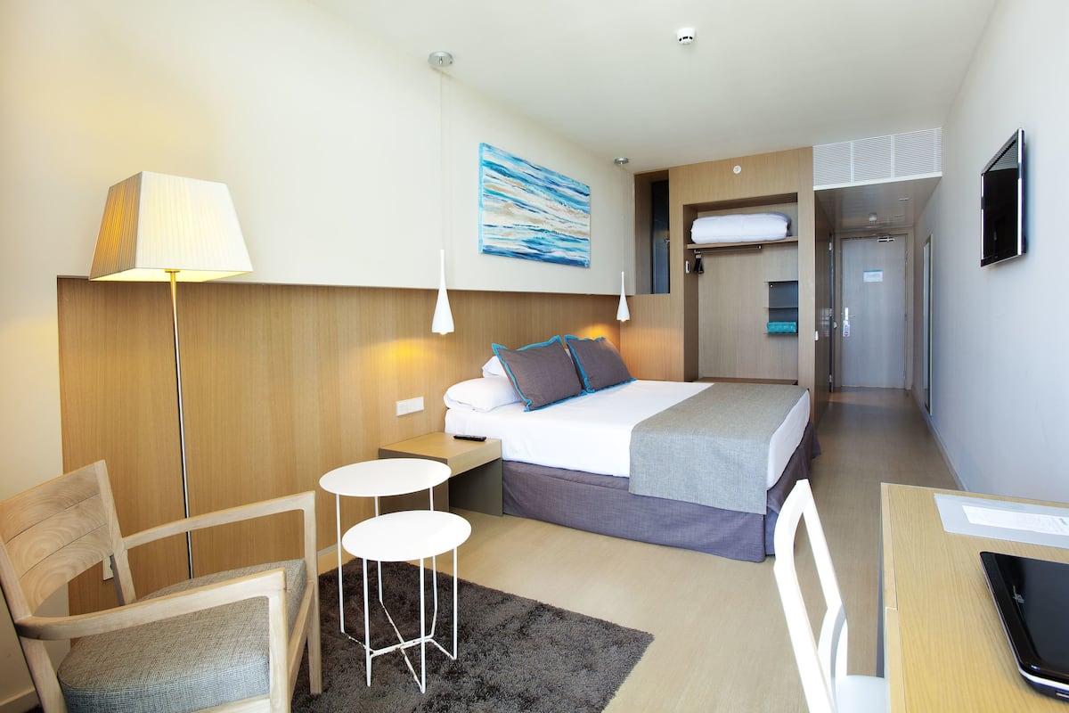 1 bedroom, in-room safe, desk, laptop workspace