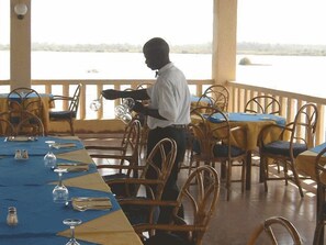 Breakfast, lunch and dinner served - Hôtel Mandé (Bamako)