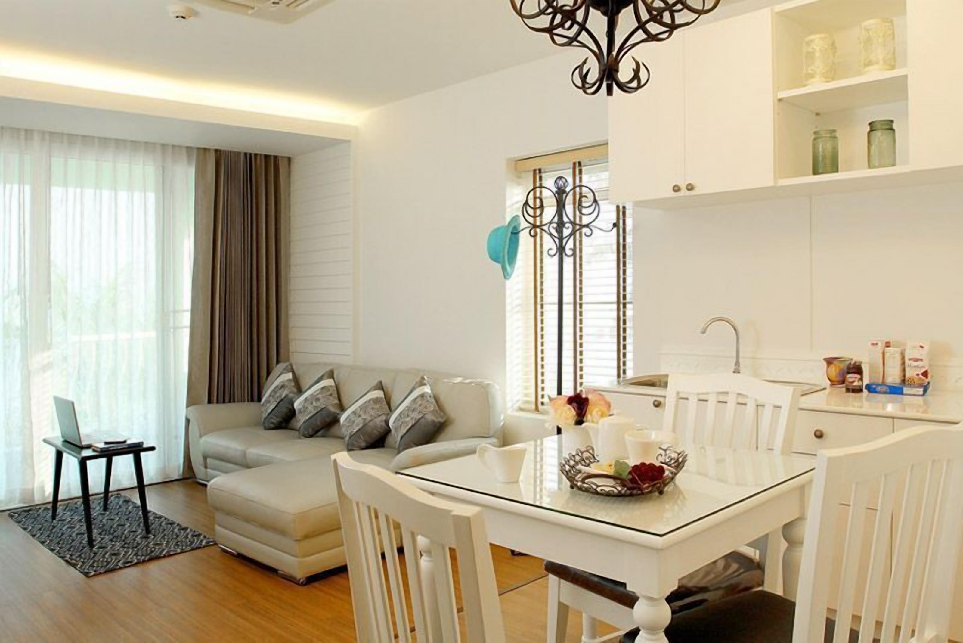 sea balcony suite | living room | lcd tv