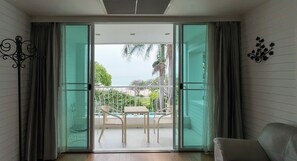 Sea balcony suite | Beach/ocean view