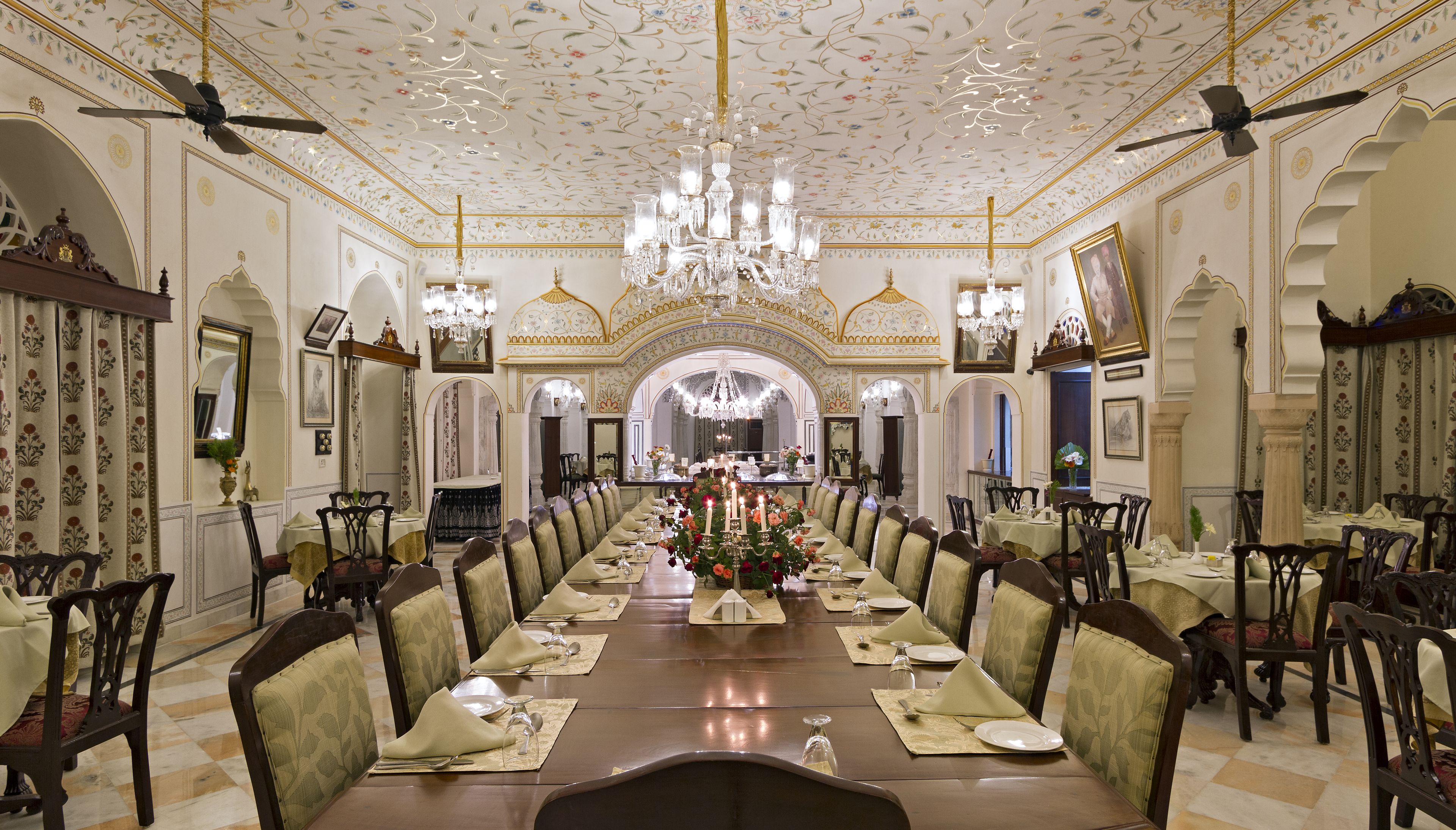 free daily full breakfast