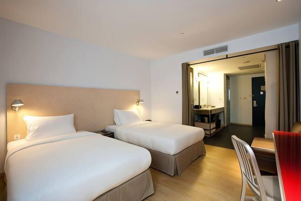 In-room safe, desk, iron/ironing board, free WiFi