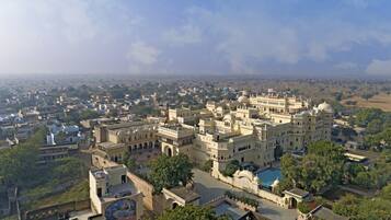 منظر من الجو على ارتفاع عالٍ