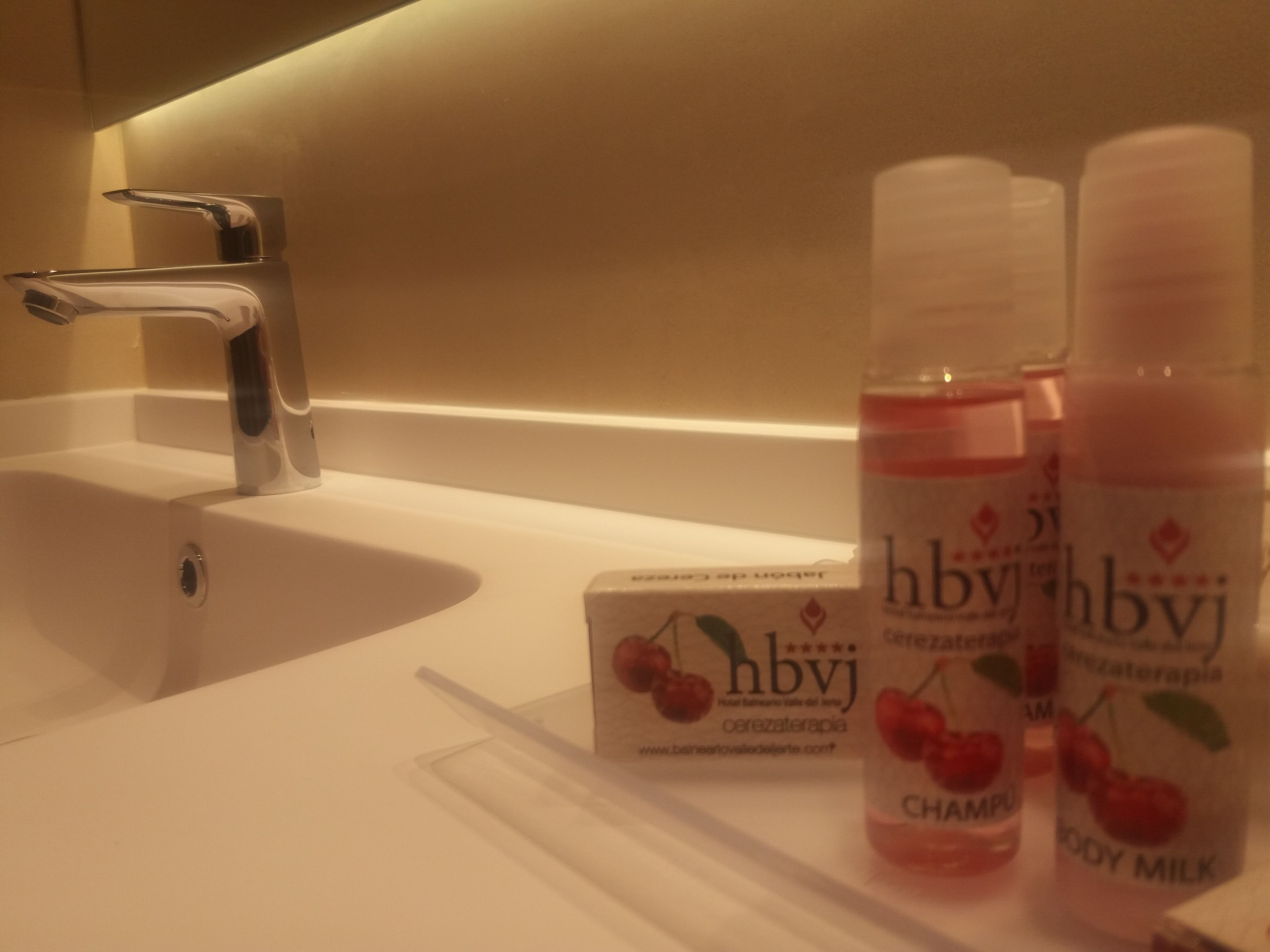 in-room safe, desk, soundproofing, free wifi