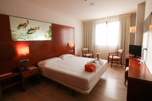 1 bedroom, in-room safe, desk, soundproofing