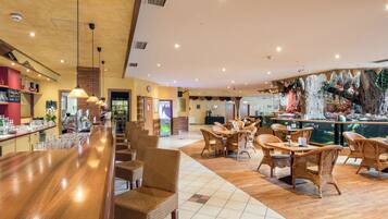 2 bar/lounge, bar di atap