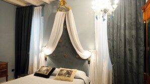 Junior Suite, Private Bathroom - B&B A Casa dell'Antiquario (San Benedetto Po)