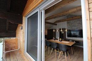 Luxury Apartment, 2 Bedrooms, 2 Bathrooms, Mountain View (Bergkristall) | Terrace/patio