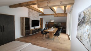 Luxury Apartment, 2 Bedrooms, 2 Bathrooms, Mountain View (Bergkristall) | Living area | 42-inch flat-screen TV with cable channels, LED TV, DVD player - Apartmenthaus Vergissmeinnicht (Abtenau)