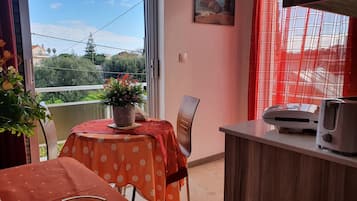 Apartment, 1 Bedroom | Private kitchen