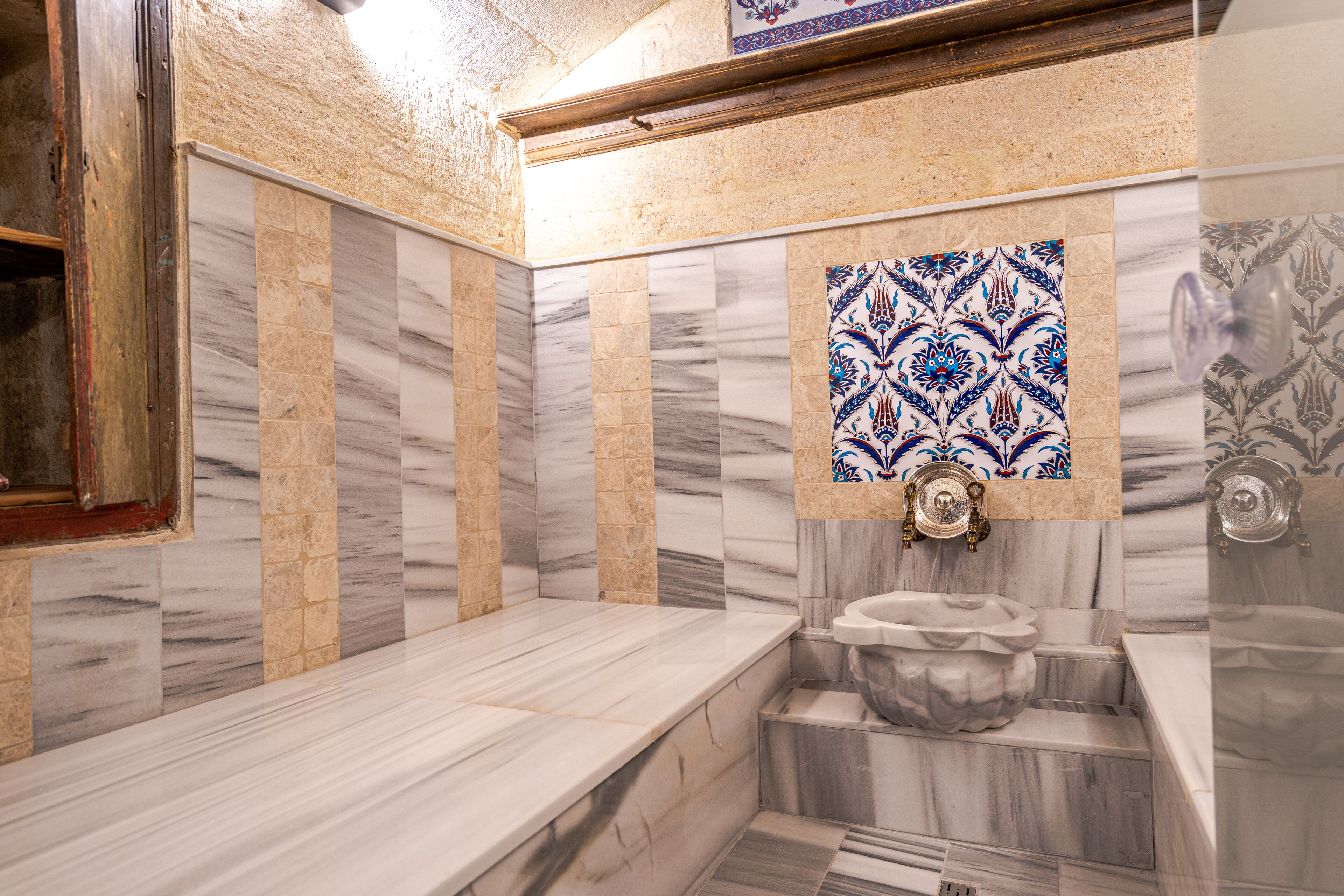 suite | premium bedding, minibar, in-room safe, desk