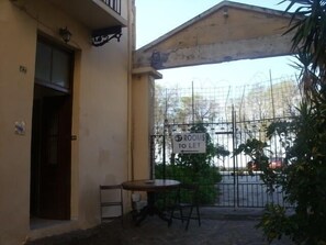 Property entrance - Rooms 47 (Chania)