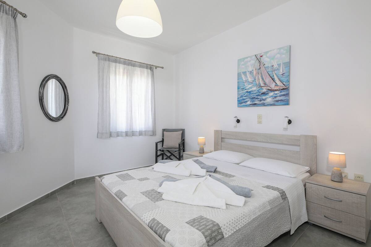 1 habitación, cortinas blackout y sistema de insonorización