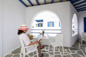 Comfort Apartment | Terrace/patio - Holidays in Paros (Paros)