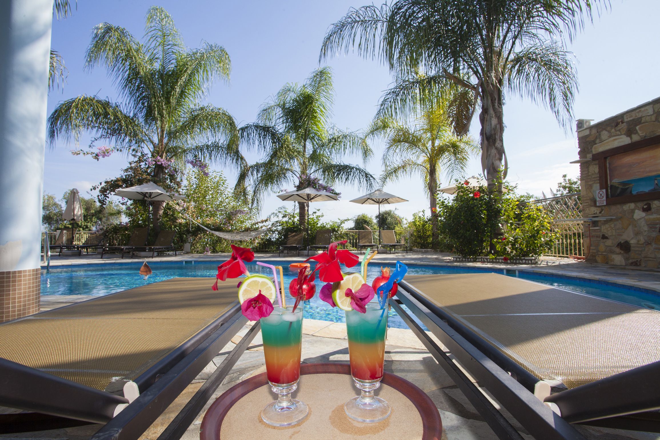 Bar vid poolen