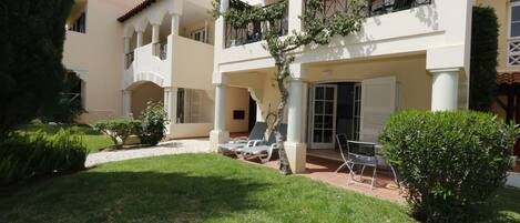 Appartamento, 2 camere da letto | Una cassaforte in camera, con arredamento individuale