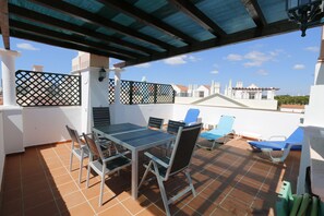 Appartement, 3 slaapkamers | Uitzicht vanuit de kamer