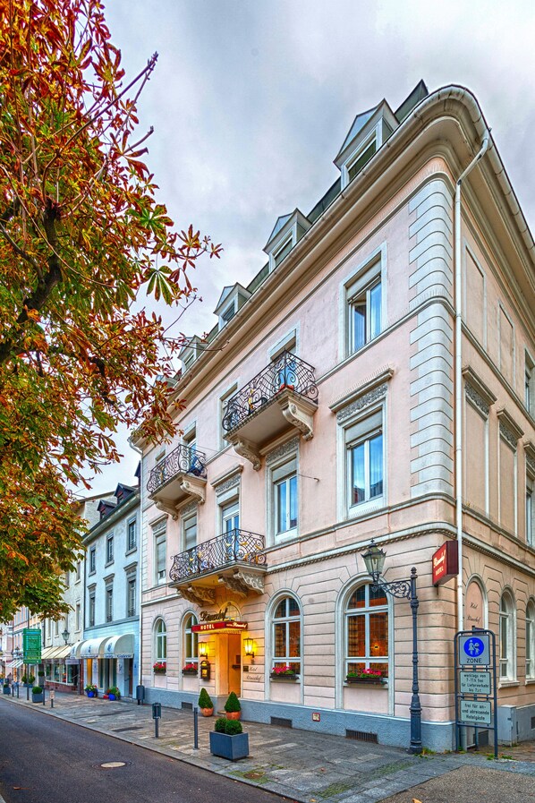 Front of property - Hotel Römerhof (Baden-Baden)