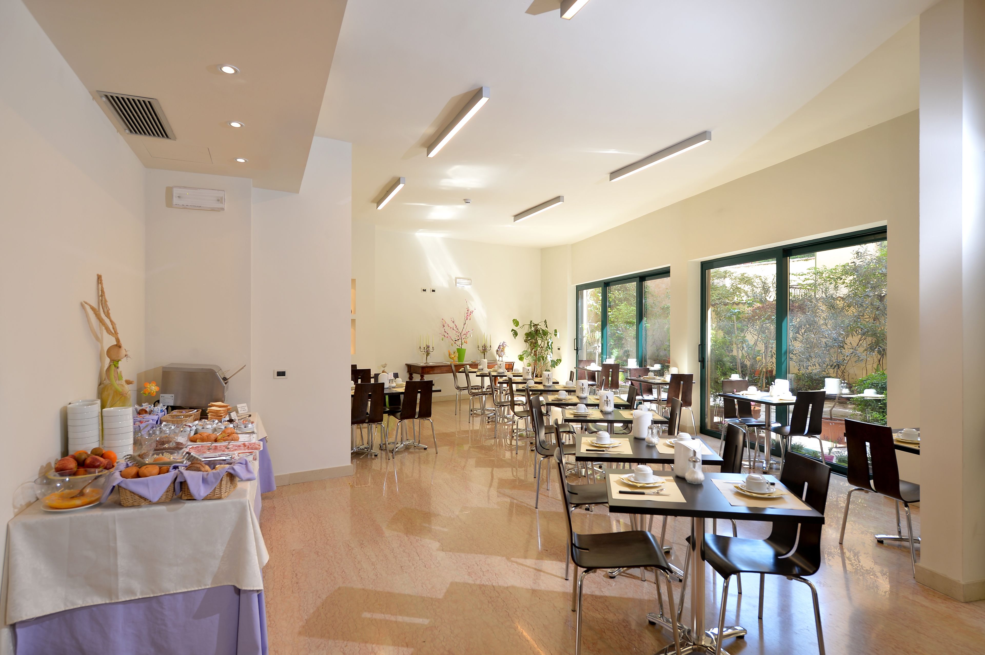daily continental breakfast (eur 9 per person)