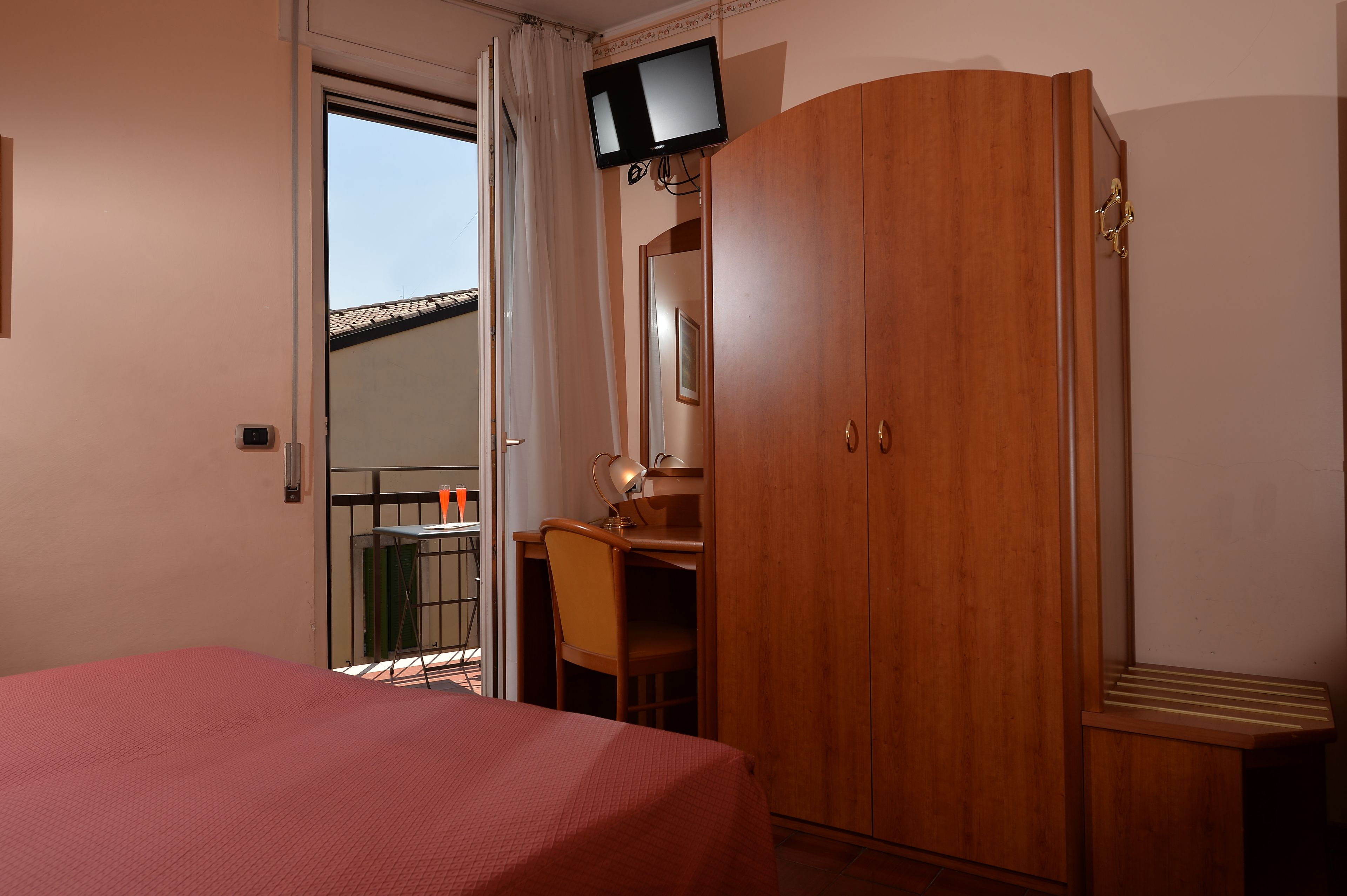 triple room | 1 bedroom, desk, soundproofing, free wifi