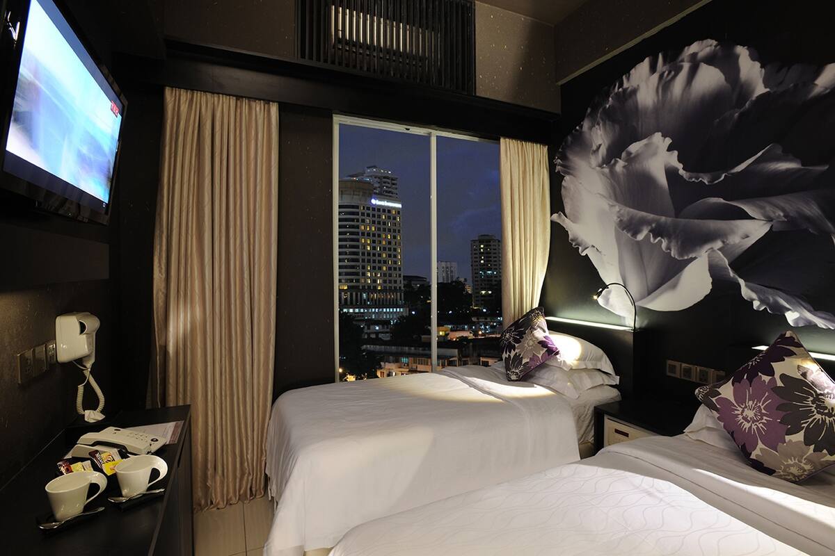 Deluxe Zen Twin | In-room safe, desk, laptop workspace, iron/ironing board (on request)