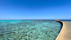 Privat strand, gratis strandcabanor, solstolar och parasoller