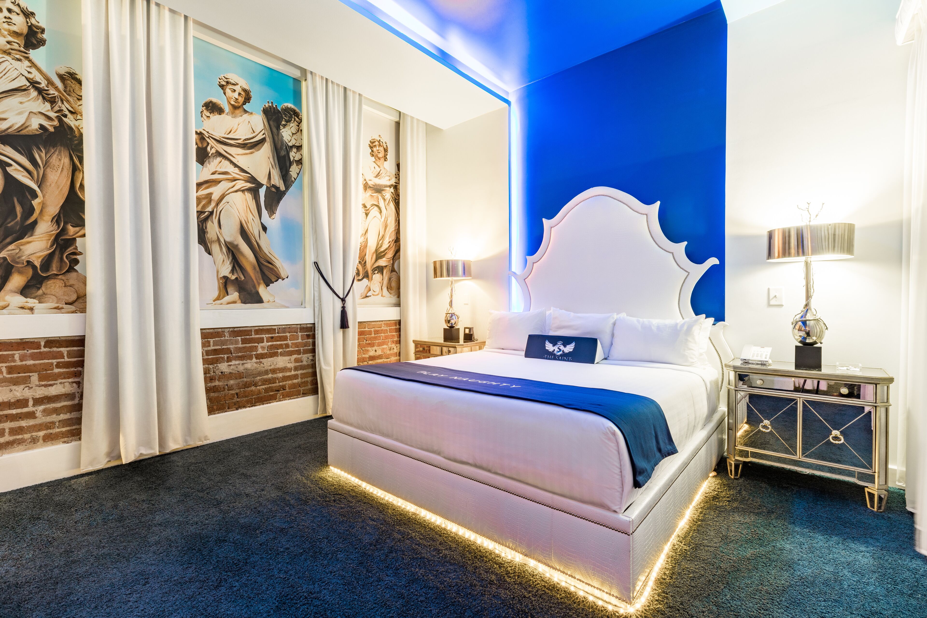 executive suite, 2 bedrooms, non smoking | 1 bedroom, premium bedding, down duvets, minibar