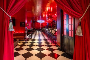 供應午餐、晚餐及歡樂時光優惠