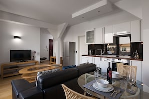 Keyless Easy Entry 24/7 - Deluxe 1 Bedroom Apartment | In-room dining - Luxoise Apartments Berlin Friedrichshain (Berlin)